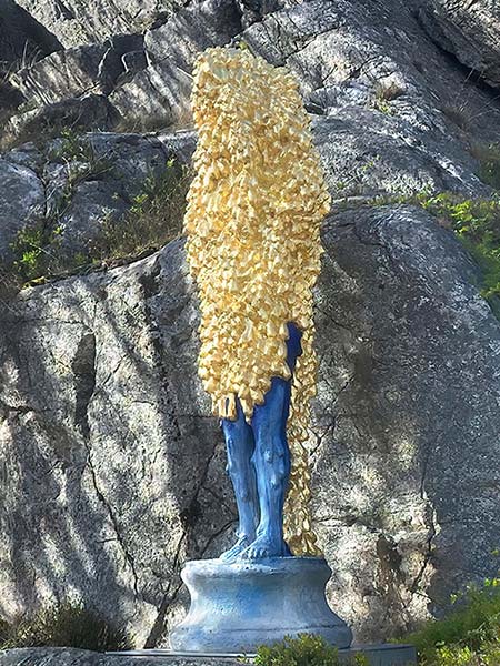 Why Does Strange Fruit Always Look So Sweet by Johan Creten